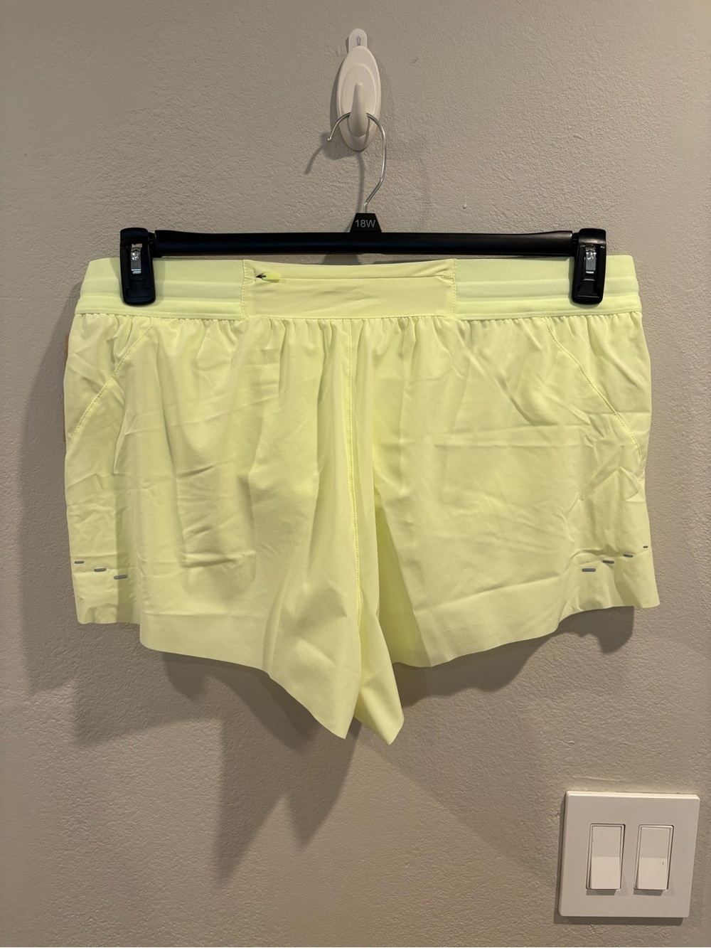 Women's Nike Swift Dri-FIT Mid-Rise 2.5" Brief-Lined Running Shorts Size XL - Picture 4 of 14